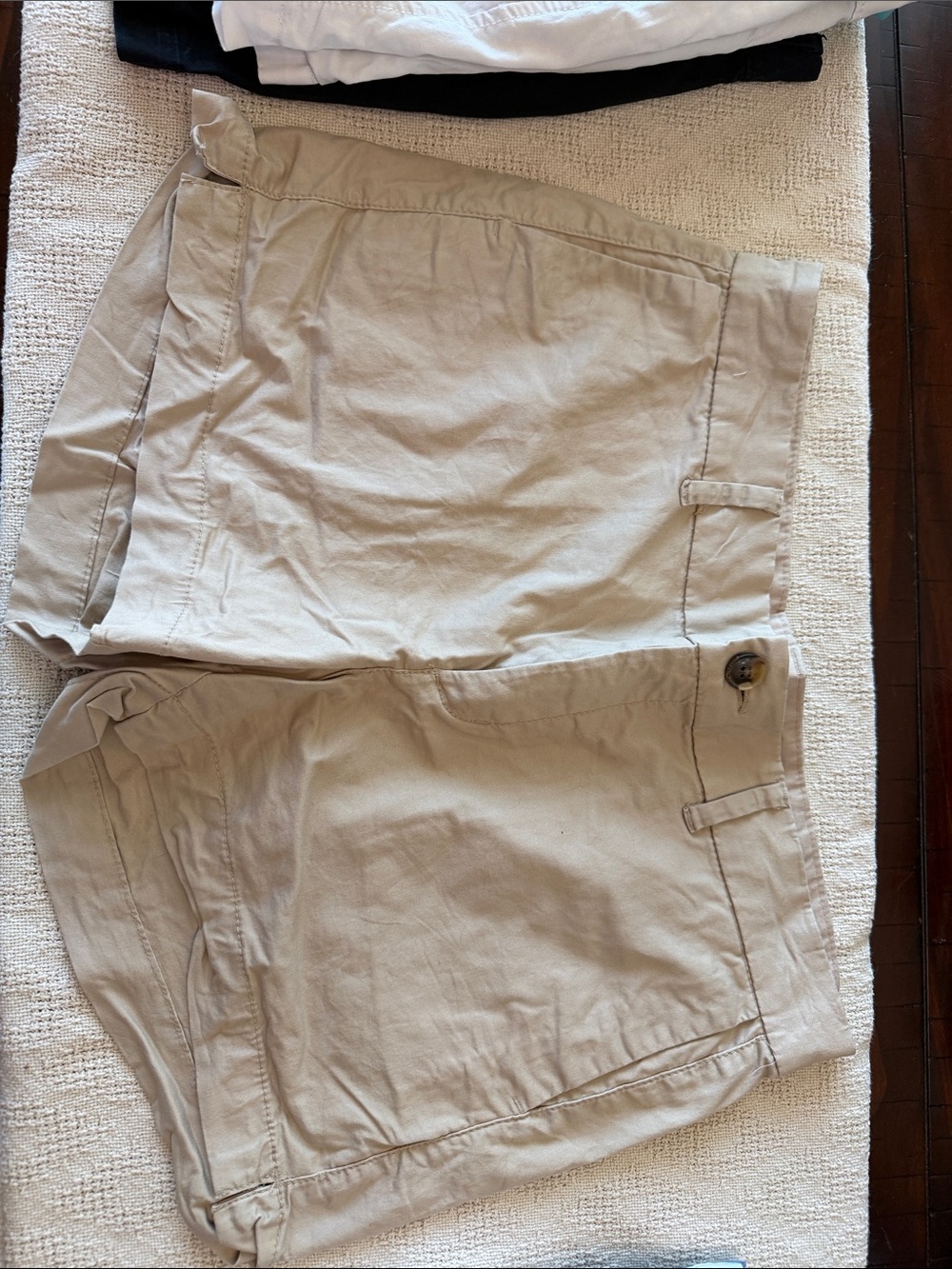 Old Navy Khaki Beige Women’s Casual Shorts
